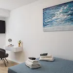 Luxury Gina Vila