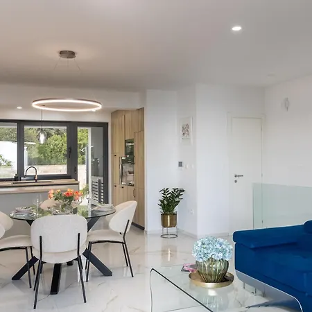 Luxury Gina * Ragusa