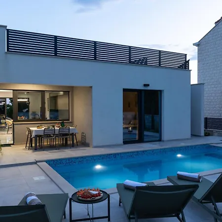 Luxury Gina Villa *